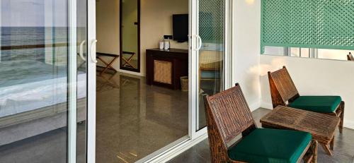 Kathaluwa Hotel | The South Beach - Ahangama