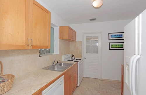 West Avenue Villa | The South Beach Party House