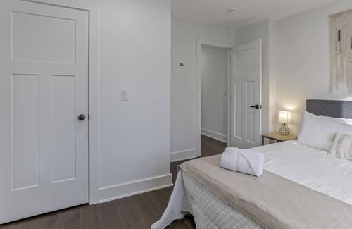 Merion Village Casa | The South Haven 2- 2 BR New Renovation