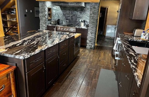 Valemount Casa | The Southview Lodge.