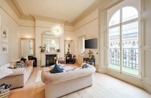 Bristol Old City Apartamento | The Sovereign suite apartment at The Bank of England