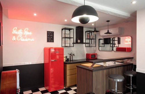 Saint-Lambert-du-Lattay Casa | The Spa & Cinema Suite