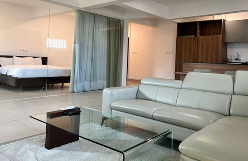 Cocody Apartamento | THE SPACEROOM | BEAUTIFUL LOFT