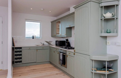 Coppetts Apartamento | The Sparkford Gardens - Lovely 2BDR with Balcony
