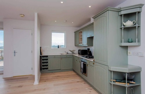 Coppetts Apartamento | The Sparkford Gardens - Lovely 2BDR with Balcony