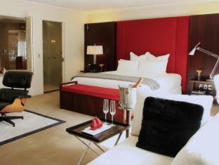 Queenstown City Centre Hotel | The Spire Hotel