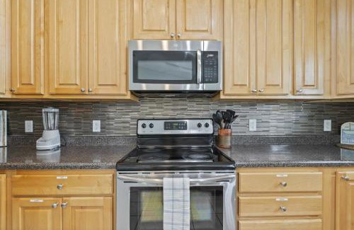 Lynn Haven Casa | The Splash Pad Sleeps 13 w Pool Patio and Garage