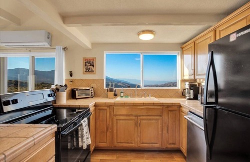 Mountain Center Casa | The Springcrest Chalet