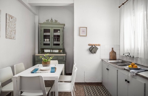 Ipsos Apartamento | The Springfield Corner Apartments by Konnect