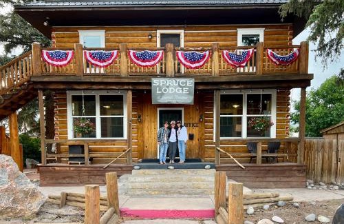South Fork Cabina | The Spruce Lodge
