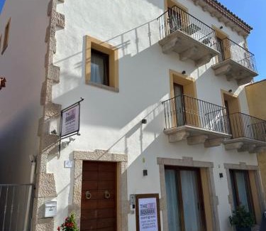 Cannigione Casa | The Square Rooms and Suites