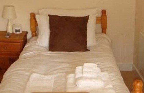 Godalming Cabaña | The Squirrel Inn