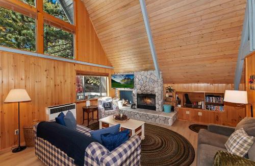 Green Valley Lake Casa | The Squirrel's Nest - Pet Friendly