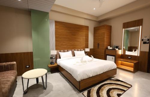 Kanpur Hotel | THE SRM CRYSTAL