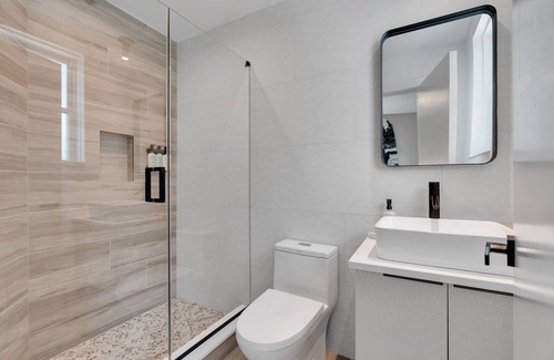 Asbury Park Hotel | The St. Laurent: King - Sleeps 2