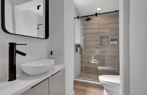 Asbury Park Hotel | The St. Laurent: Single Full - Sleeps 2