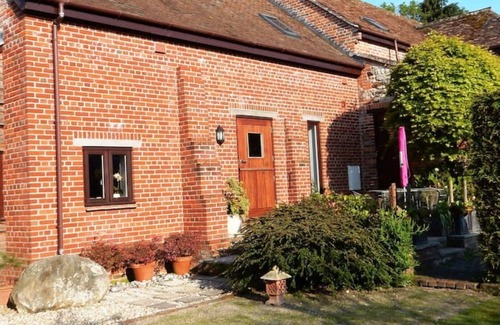 Winfrith Newburgh Casa | The Stable Barn - Luxury Spacious Open Plan Split Level Cottage for Two