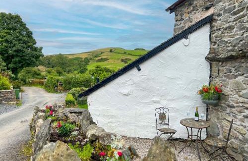 Ulverston Casa | The Stable, Broughton Beck, near Ulverston