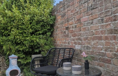 Brent Knoll Casa | The Stable - cosy, romantic space in a quiet village location