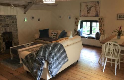 Pentrefelin Apartamento | The Stable Loft, Llwynhelig Manor