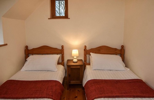 Tremain Cabaña | The Stables -3 miles from stunning Aberporth Beach