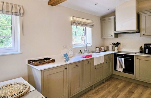 Potters Bar Casa | The Stables - a luxurious & tranquil country retreat with private hot tub & gym