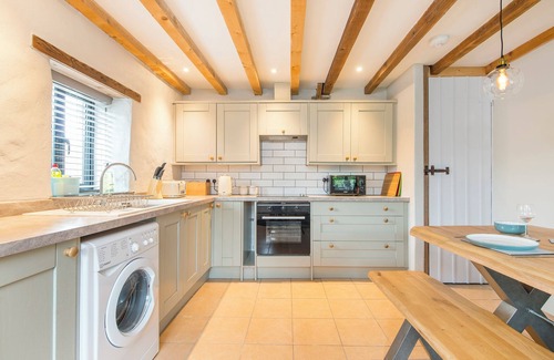 Castlemartin Cabaña | The Stables and Bullpen, Holiday Cottage Castlemartin, Sleeps 6, 3 bedrooms, bathrooms