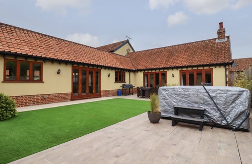 Diss Cabaña | The Stables at Hall Barn