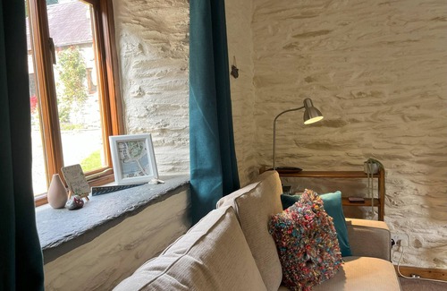 Tremain Cabaña | The Stables Cottage - Three bedrooms, Cardigan Bay, West coast of Wales