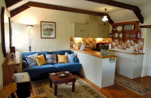 High Street Cabaña | The Stables - Lanjeth