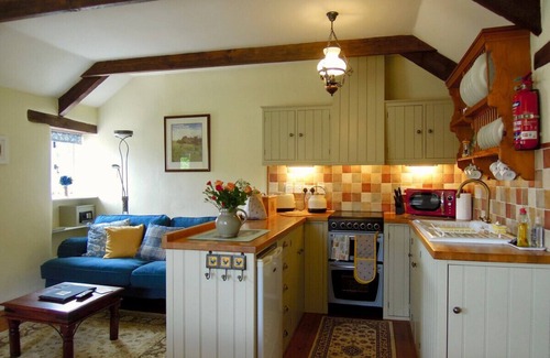 High Street Cabaña | The Stables - Lanjeth