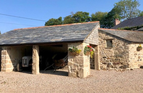 High Street Cabaña | The Stables - Lanjeth