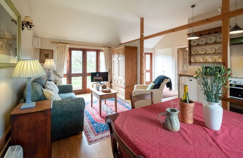 Theberton Cabaña | The Stables, Theberton - sleeps 2 guests in 1 bedroom