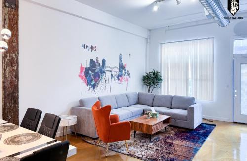 Downtown Memphis Apartamento | The Stallion #104 - Brand New Modern Spacious Loft with Patio - Walkable to attractions