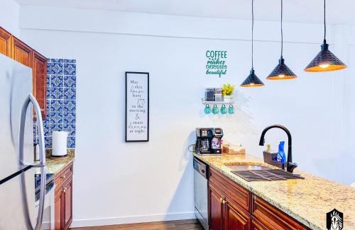 Downtown Memphis Apartamento | The Stallion #302 - Modern 2BD Loft in Downtown with free parking