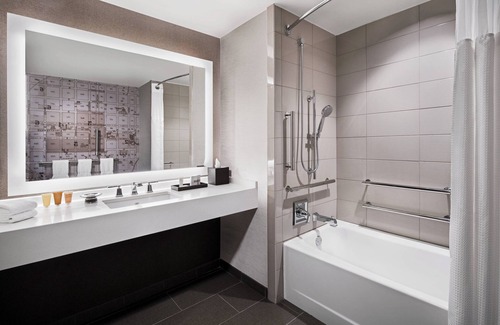 Southwest Raleigh Hotel | The StateView Hotel, Autograph Collection