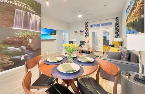 Bentonville - Fayetteville Apartamento | The Stay at Steuben Fire Pit Brand new furniture