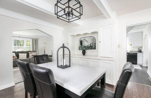 South Bend Casa | The Stay Like a Champion Haven 4BR/3B 7min ND 12+