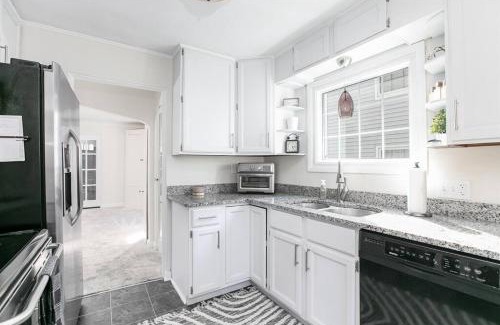 South Bend Casa | The Stay Like a Champion Haven 4BR/3B 7min ND 12+