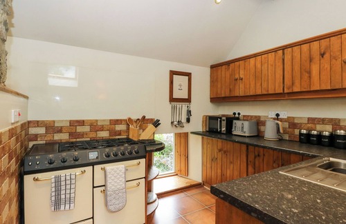 Dalmally Cabaña | THE STEADING, family friendly, character holiday cottage in Lochawe