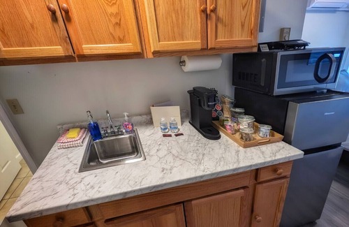 Old Lyme Apartamento | The Stern at Soundview · Beach+Ocean+Sunrise