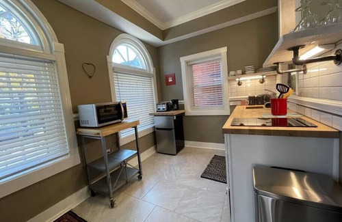 Lancaster Apartamento | THE STEVENS STUDIO - HISTORIC DOWNTOWN LANCASTER, Contemporary Studio - Historic Downtown Lancaster