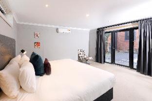 Guildford Hotel | The Stirling Arms Hotel