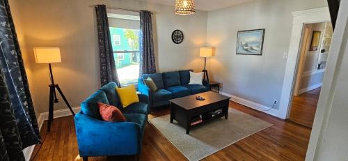 Shelburne Casa | The Stirton House