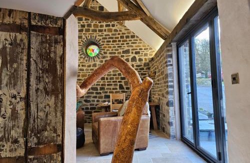 Whitland Villa | The Stone Barn, Eco Friendly, Wood-Fired Hot Tub