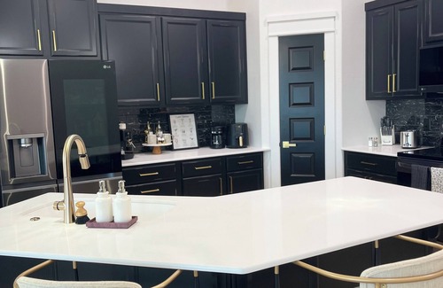 Barling Casa | The Stone House - near ACHE, Fort Chaffee, and Mercy Hospital