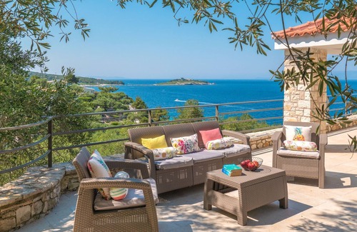 Katsimatika Villa | The Stone House - Tres Habitaciones Villa, Capacidad 6