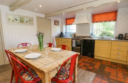 Oakworth Casa | THE STONE MASONS HOUSE, pet friendly, with hot tub in Oakworth