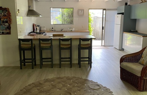 Brisbane Waterfront Casa | The Strand House @ Kooringal