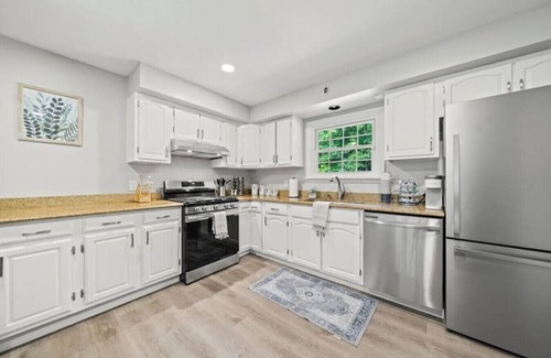 Greenfield Center Casa | "The Stream House" Saratoga home on 4+ acres